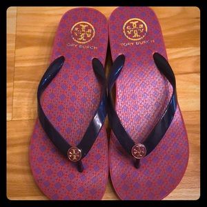 EUC Tory Burch Fuchsia flip flops